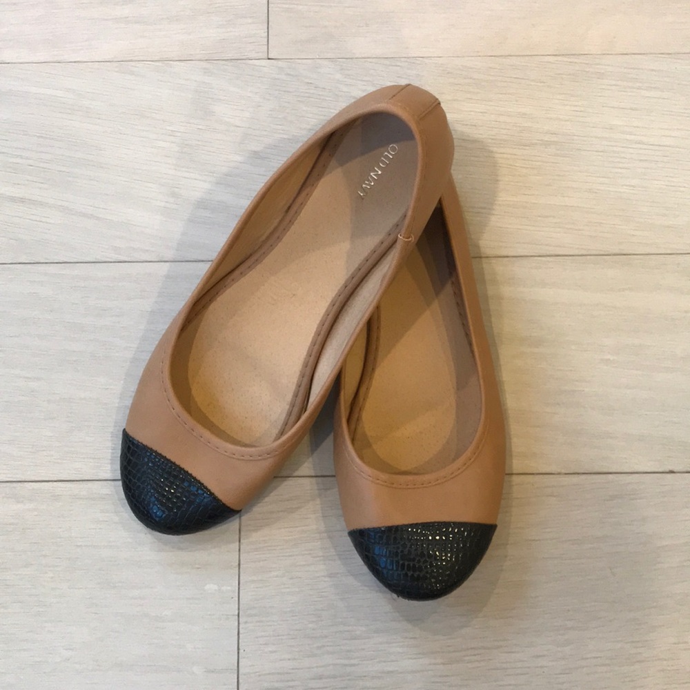 Old Navy Cap toe Ballet Flats